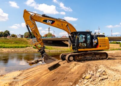 Renaturierung der Ems mit Stückenschneider