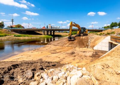 Renaturierung der Ems mit Stückenschneider
