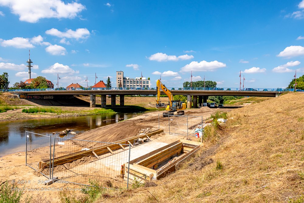 Renaturierung der Ems mit Stückenschneider Renaturierung der Ems mit Stückenschneider