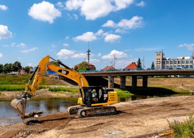 Renaturierung der Ems mit Stückenschneider